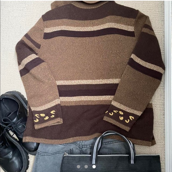 vintage pattern cardigan
grandpa sweater striped geometry 
brown/khaki - Picture 3 of 3